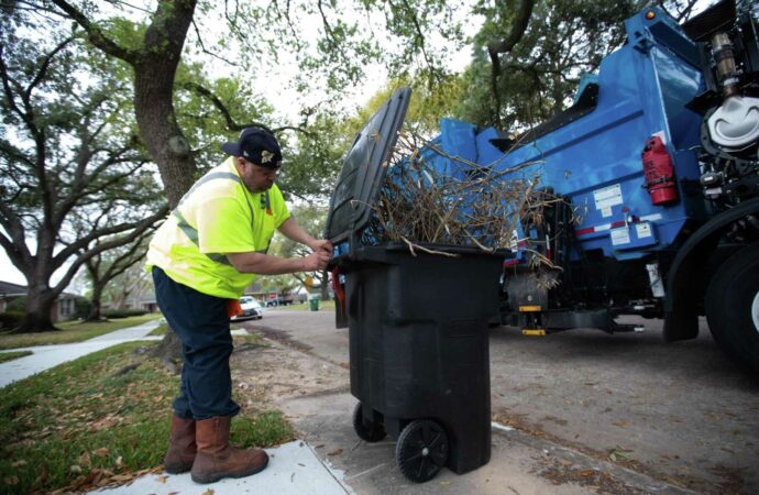 Contact-Wellington Junk Removal and Trash Haulers